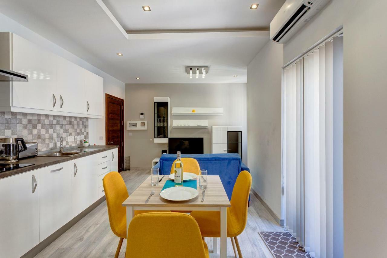 Modern Apartment Just Off The Promenade Sliema Exterior photo